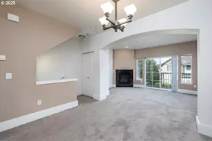 720 NW 118th Ave, Portland, OR 97229 - Photo 10