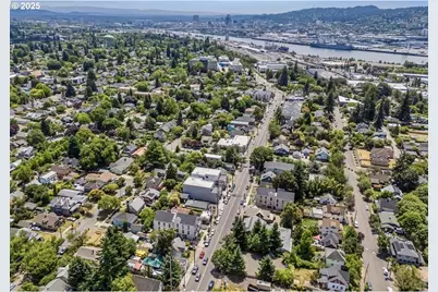 5819 N Greeley Ave, Portland, OR 97217 - Photo 2