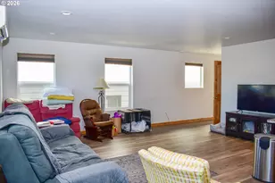 310 E Rapp Rd, Talent, OR 97540 - Photo 26