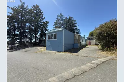 97883 Court St #31, Brookings, OR 97415 - Photo 2