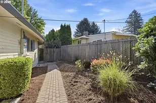 21224 SE Yamhill St, Gresham, OR 97030 - Photo 32