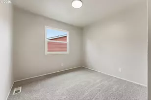 9725 N Exeter Ave, Portland, OR 97203 - Photo 16
