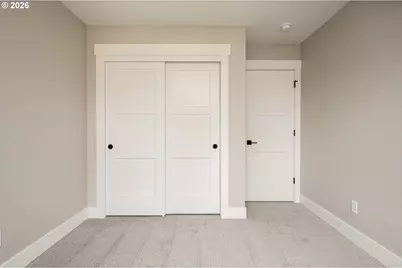 8425 NE Hassalo St, Portland, OR 97220 - Photo 32