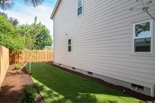 8425 NE Hassalo St, Portland, OR 97220 - Photo 44
