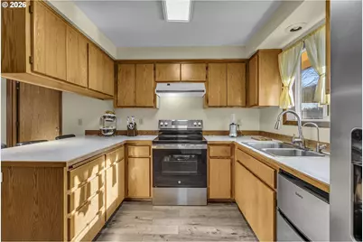 1320 NE 19th St, McMinnville, OR 97128 - Photo 8