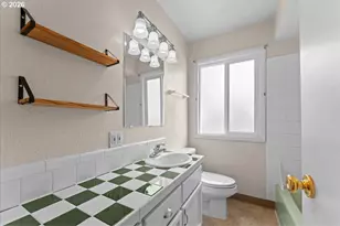 7413 SE Pine St, Portland, OR 97215 - Photo 18