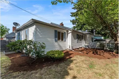7413 SE Pine St, Portland, OR 97215 - Photo 34