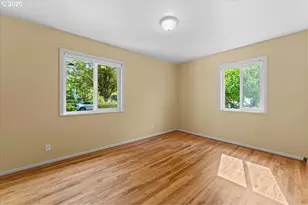 7413 SE Pine St, Portland, OR 97215 - Photo 12