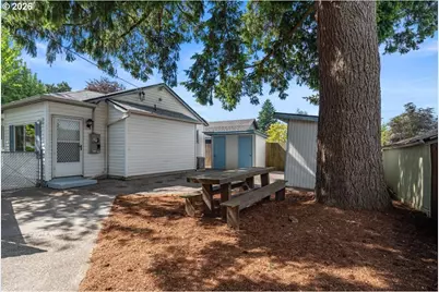 7413 SE Pine St, Portland, OR 97215 - Photo 38