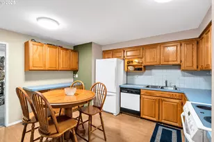 2390 NE Spruce Ave, Gresham, OR 97030 - Photo 8