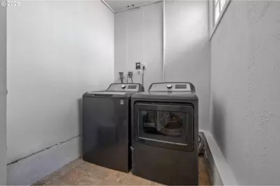 10723 NE Fremont St, Portland, OR 97220 - Photo 36