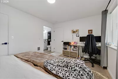 15074 NW Central Dr #301, Portland, OR 97229 - Photo 16