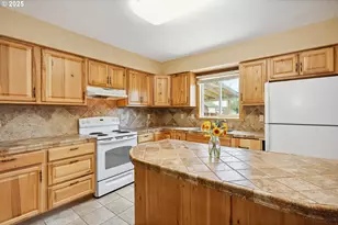 323 W Broadway St, Goldendale, WA 98620 - Photo 10