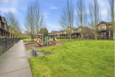 1450 NE Edgefield St, Hillsboro, OR 97124 - Photo 40