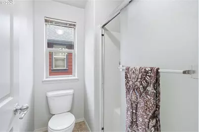 1450 NE Edgefield St, Hillsboro, OR 97124 - Photo 28