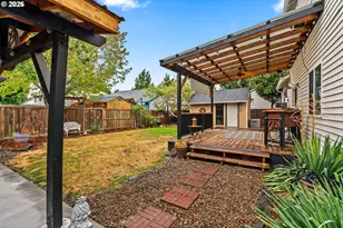 5524 Austin Way, Eugene, OR 97402 - Photo 2