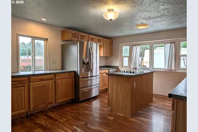 4531 Franklin Blvd #A, Eugene, OR 97403 - Photo 2
