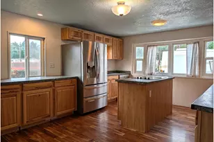 4531 Franklin Blvd, Eugene, OR 97403 - Photo 2