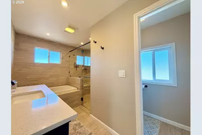 2600 15th St, North Bend, OR 97459 - Photo 38