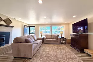 2600 15th St, North Bend, OR 97459 - Photo 6