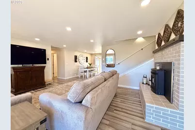 2600 15th St, North Bend, OR 97459 - Photo 8