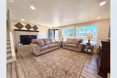 2600 15th St, North Bend, OR 97459 - Photo 8