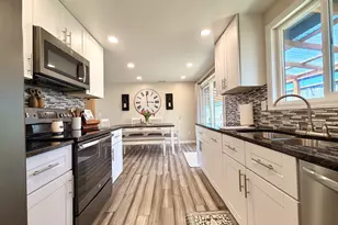 2600 15th St, North Bend, OR 97459 - Photo 16
