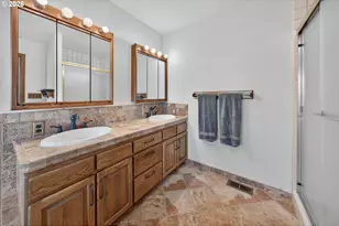 269 Bailey Dr, Roseburg, OR 97471 - Photo 12