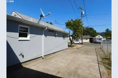 1336 Franklin St, Lebanon, OR 97355 - Photo 44