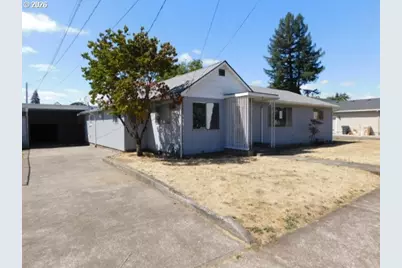 1336 Franklin St, Lebanon, OR 97355 - Photo 2