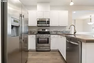 15664 SW Ivory St, Beaverton, OR 97007 - Photo 10