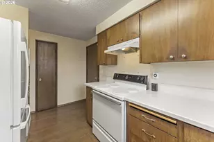 1060 Garfield Ave, Coos Bay, OR 97420 - Photo 6