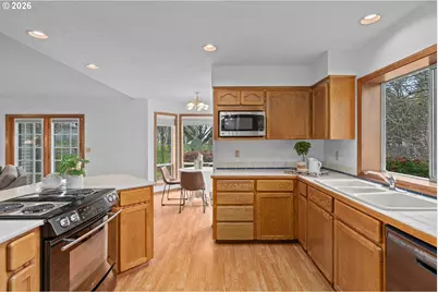 495 SW 167th Ave, Beaverton, OR 97006 - Photo 10