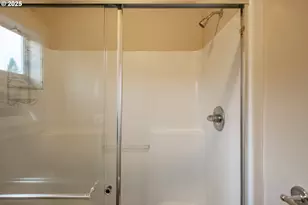 21022 Jenny Marie Ln, Aurora, OR 97002 - Photo 18