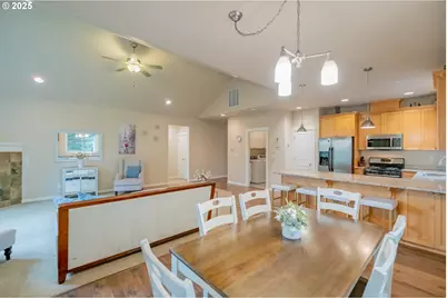 21022 Jenny Marie Ln, Aurora, OR 97002 - Photo 12