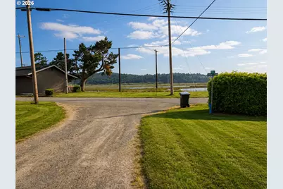 925 Front St, Gardiner, OR 97441 - Photo 22