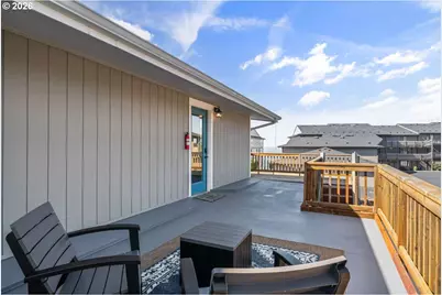 1214 Moore St, Brookings, OR 97415 - Photo 8