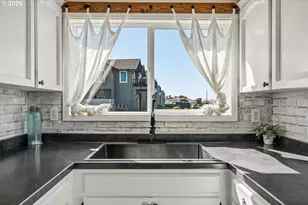 1214 Moore St, Brookings, OR 97415 - Photo 22