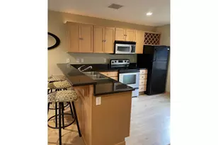 810 NW Naito Pkwy, Portland, OR 97209 - Photo 2