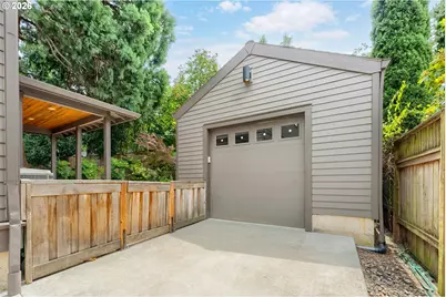 3646 SE Martins St, Portland, OR 97202 - Photo 36
