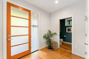 3646 SE Martins St, Portland, OR 97202 - Photo 4