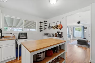 2615 SE 84th Pl, Portland, OR 97266 - Photo 12