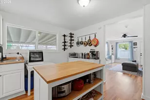 2615 SE 84th Pl, Portland, OR 97266 - Photo 12