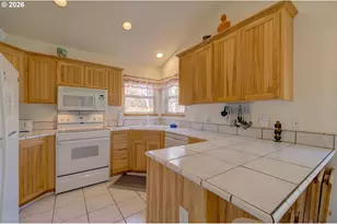 26523 Chieftain Dr, Rockaway Beach, OR 97136 - Photo 4