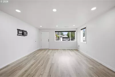 10068 SE Brandeis St, Clackamas, OR 97015 - Photo 8