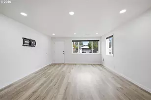 10068 SE Brandeis St, Clackamas, OR 97015 - Photo 8