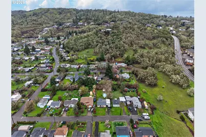 1543 NE Hollis St, Roseburg, OR 97470 - Photo 32