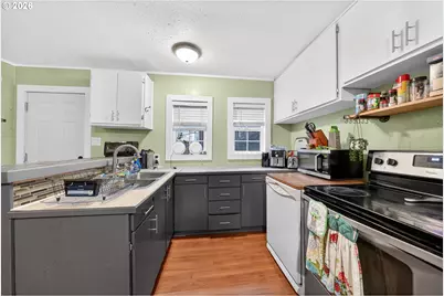 1543 NE Hollis St, Roseburg, OR 97470 - Photo 12