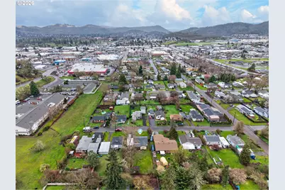 1543 NE Hollis St, Roseburg, OR 97470 - Photo 34