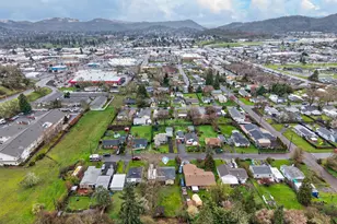 1543 NE Hollis St, Roseburg, OR 97470 - Photo 34